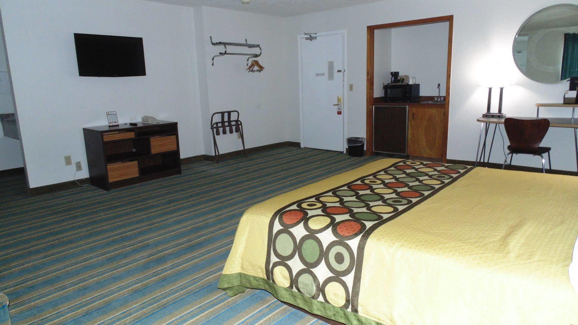 Super 8 By Wyndham Sapulpa/Tulsa Area Motel Glenpool Buitenkant foto